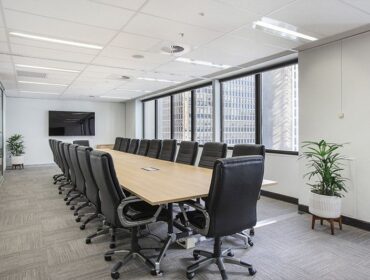 20 Person Boardroom at Workspace365 Queen Street (Hourly)