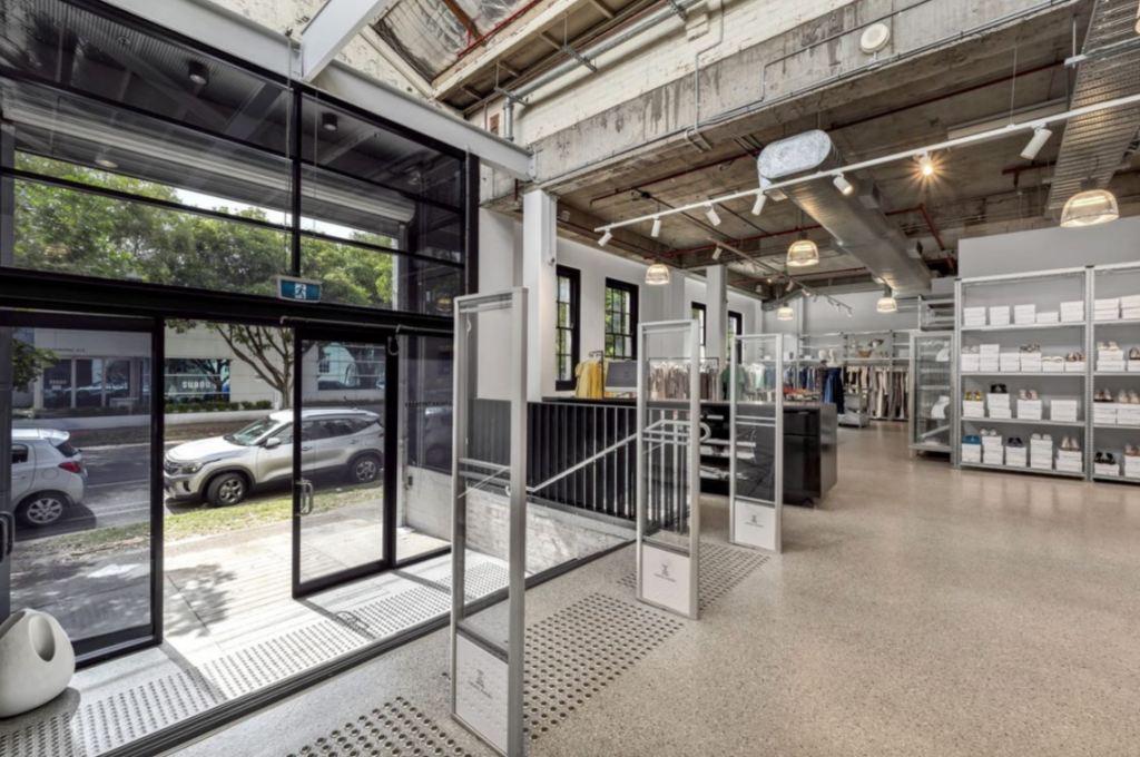 Warehouse Sale Venues vs Retail Spaces