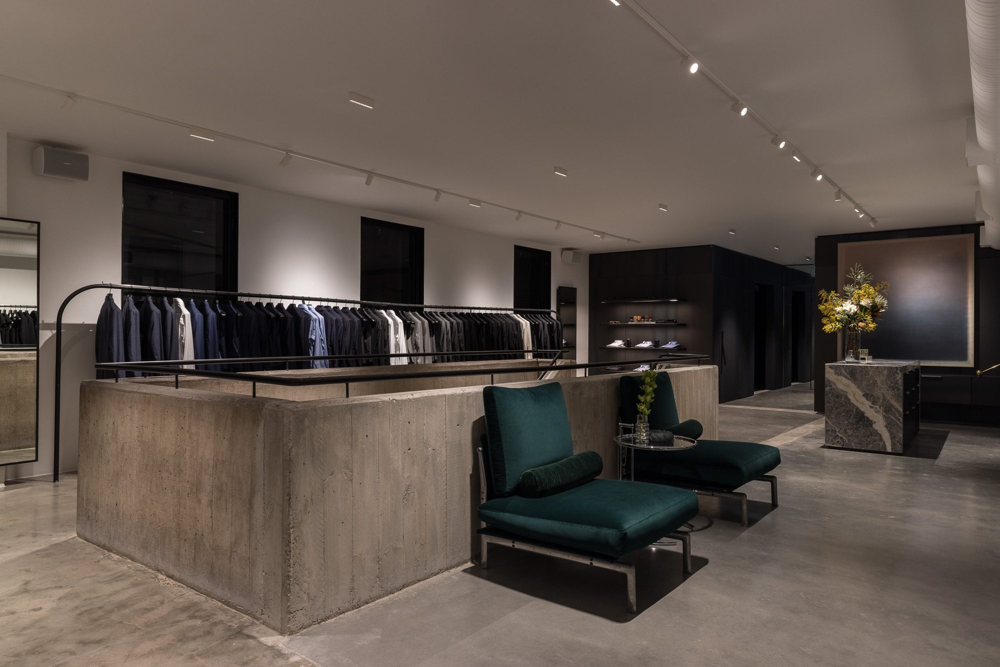 Farage activated retail seating